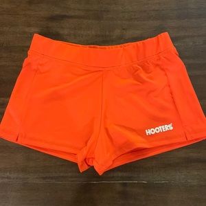 Hooters S orange shorts